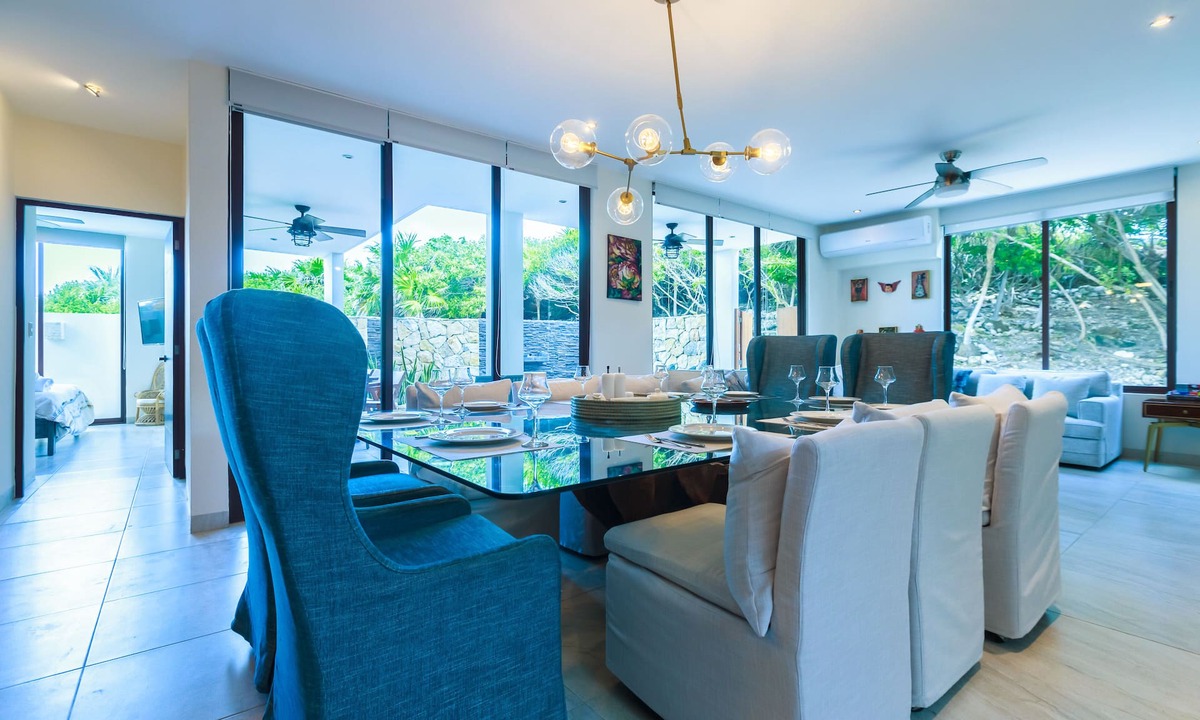 Colonia Meteorologico House | Oceanfront 4BR Villa Isla Mujeres - Pool, Staff, Ocean Access