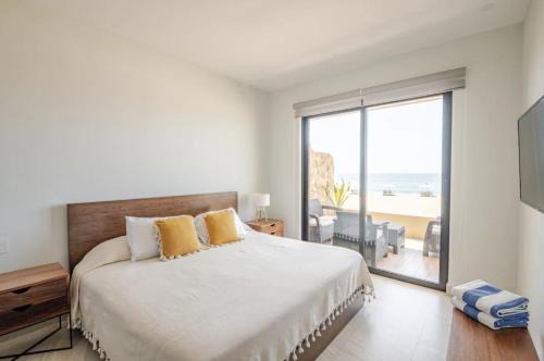 San Francisco Apartment | Oceanfront condo with terrace