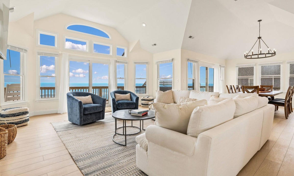 Rodanthe House | Oceanfront Luxury HGTV 5BR Home | Hot Tub, Pool Table, Game Room, Pickleball