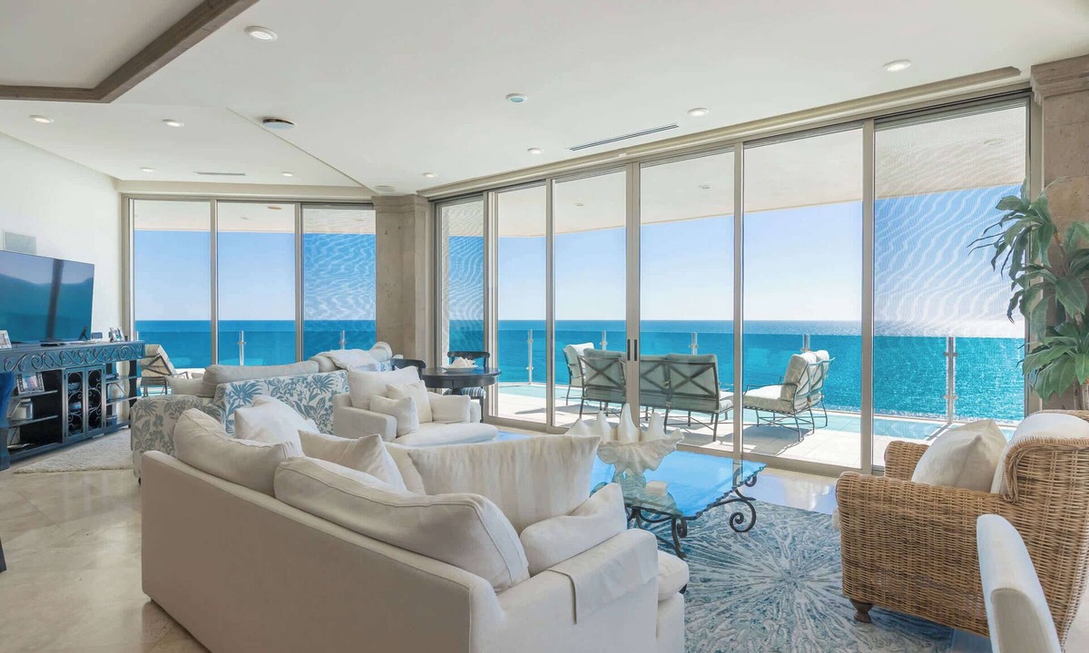 La Choya House | Oceanfront Wrap Around Balcony Presidential A701