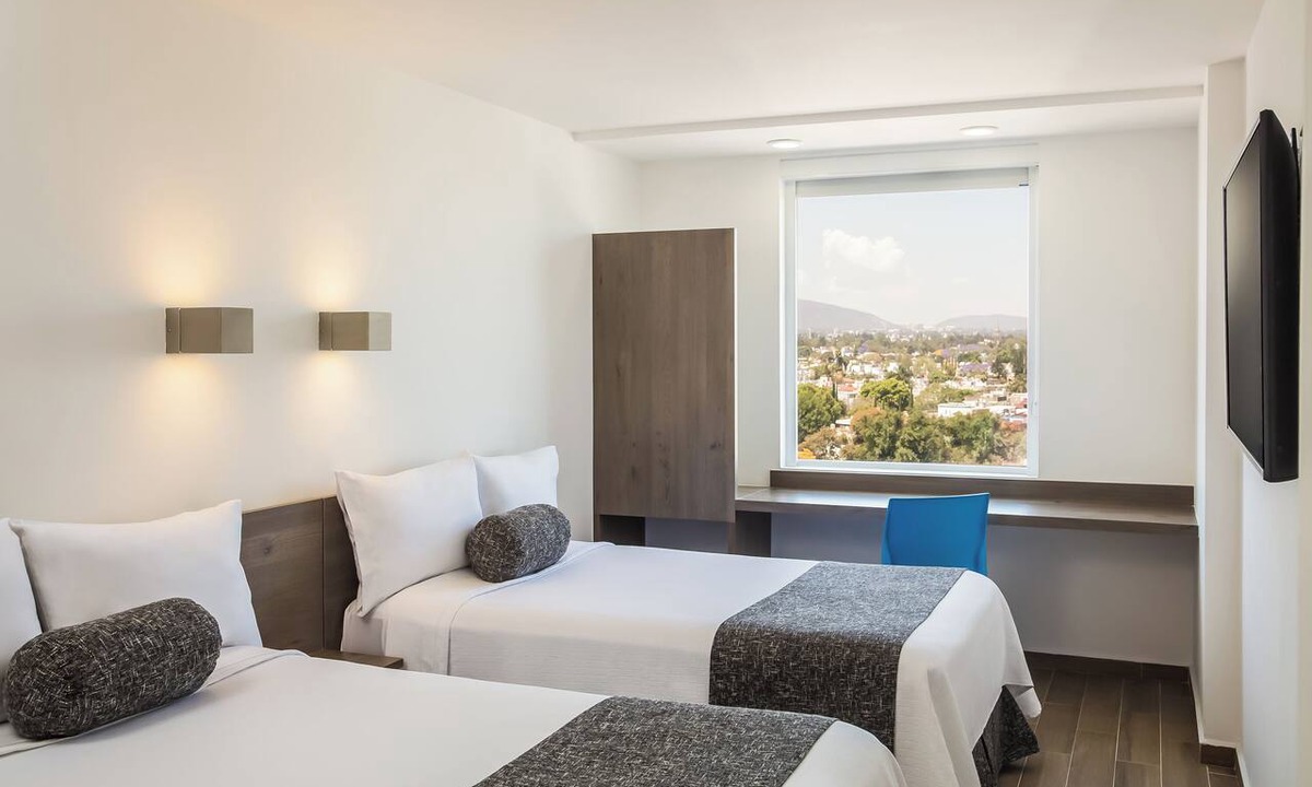 Cuauhtemoc Hotel | One Ciudad de Mexico La Raza