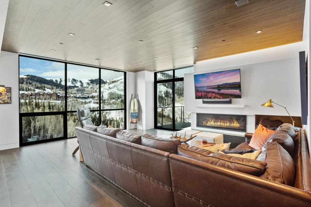 Empire Pass House | One Empire #401