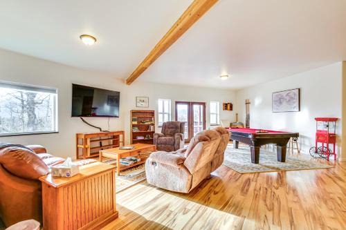 Butte House | Panoramic Mtn Views: 5-Acre Escape in Palmer!