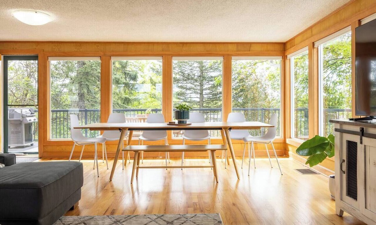 Pullman House | Peaceful 5BR/2BA Home Walk to WSU Stadium View