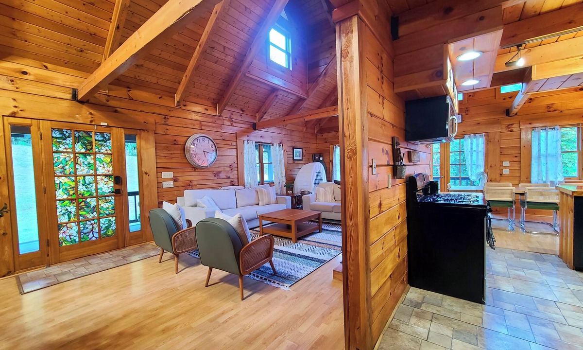 Stanton House | Pool - Fire Pit - RV Parking - Movie Theater - Arcade - Family Friendly