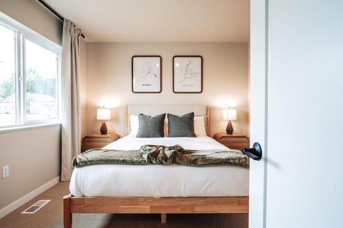 Eagle River Apartment | Prime Eagle River Stay - Walkable Location