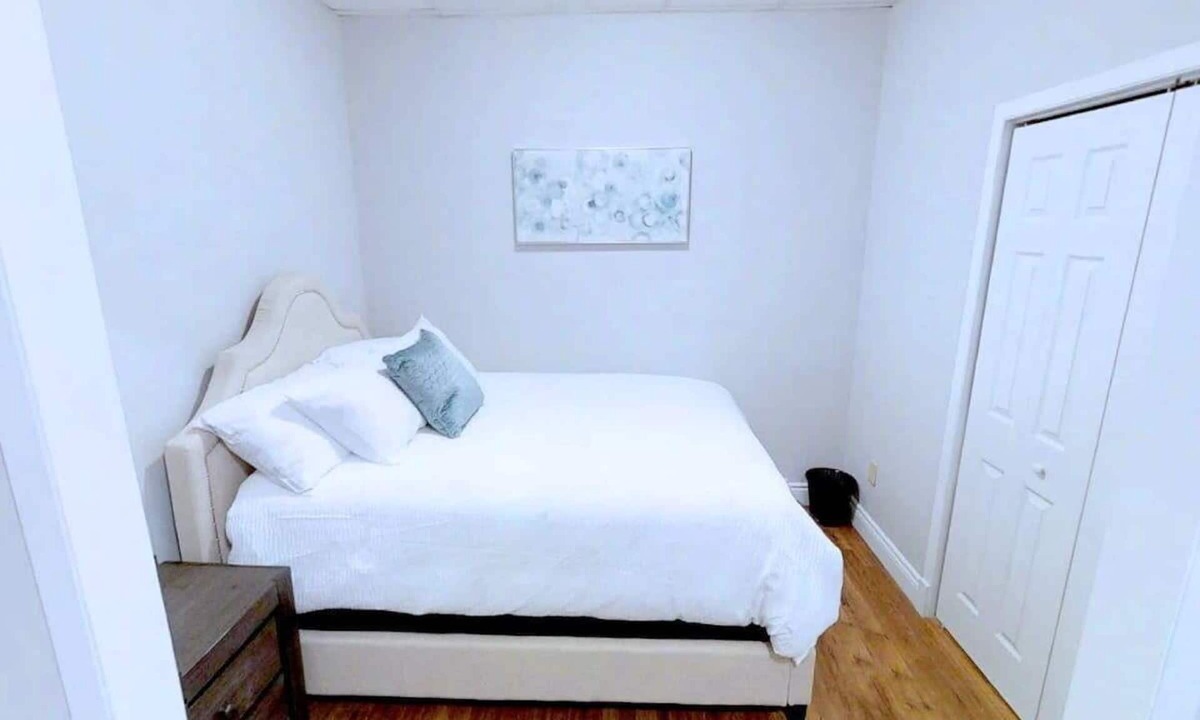 Saint John Apartment | Pristine Harbour View Towers Exec Suite Coffee Parking