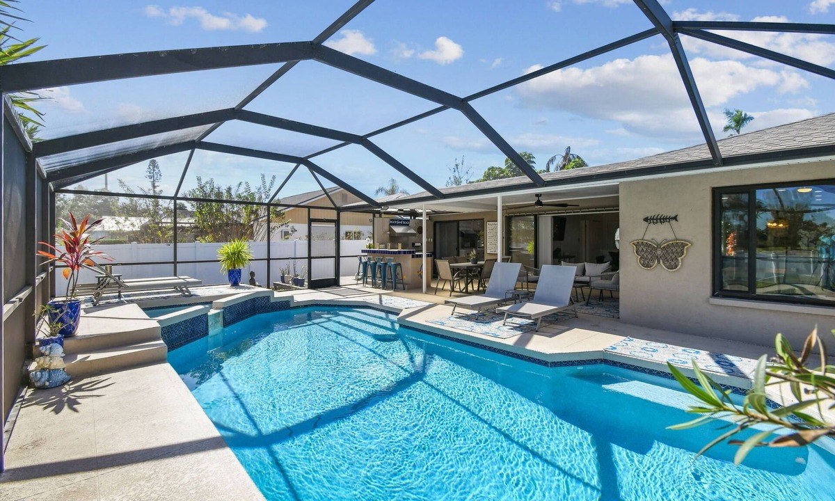 Bee Ridge House | Private Sarasota Oasis with heated pool & 10 minutes to Siesta Key