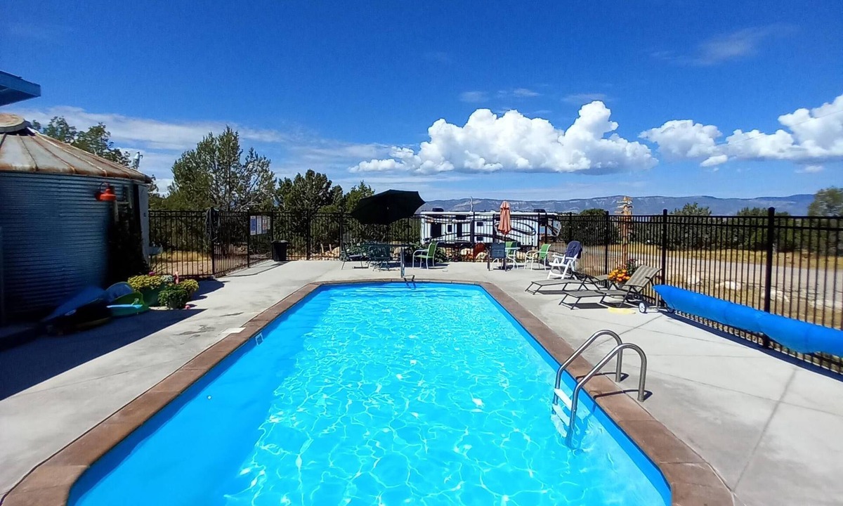 Spring City Apartment | Ranchette Eagles Roost - The Atsa #9 at Wind Walker Homestead, Sleeps 9