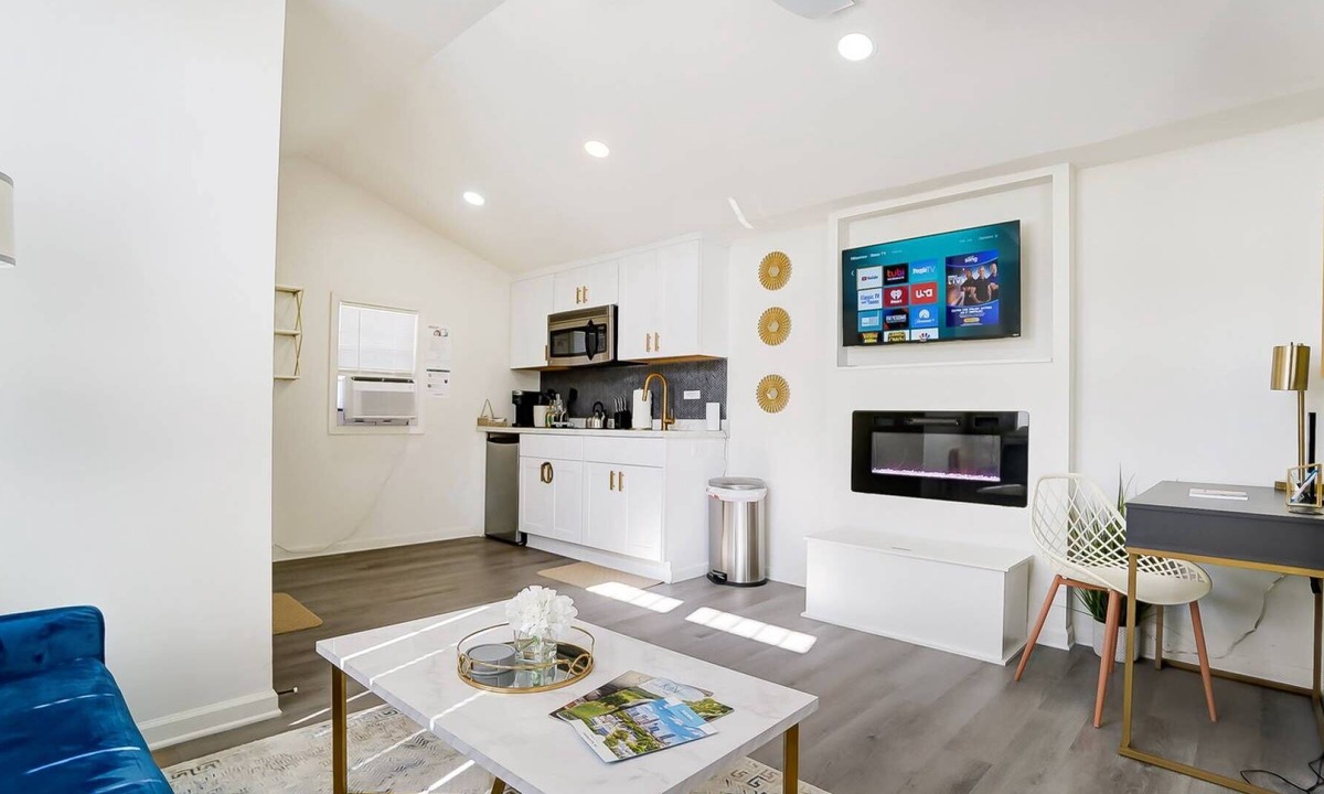 Concord House | Reduced Pricing / Tiny Chic House / 5 min. from Downtown Concord / Small Dogs OK / Fire pit / Gazebo