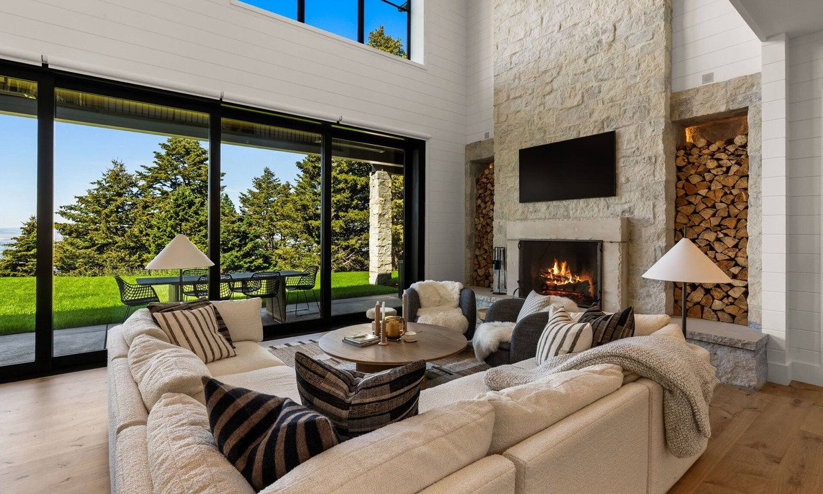 Bozeman House | Resolute Ridge: Peak Lodge