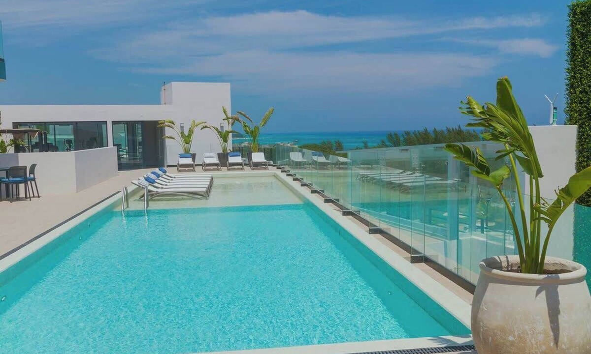 Zazil-ha Condo | Rooftop Pool Studio Steps from Beach & 5th Ave