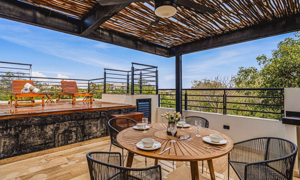 Zama Condo | Serene 3BR Penthouse w Private Pool & Roof and Gym