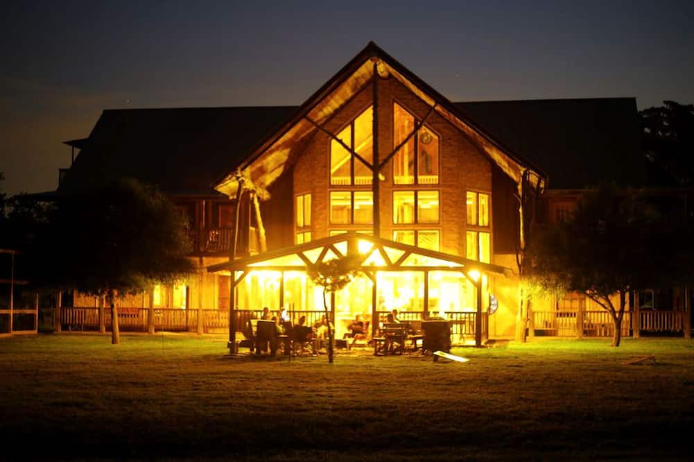 Quinlan Cabin | Spacious Accommodation for a Family-Friendly Getaway in Hunt County, Texas