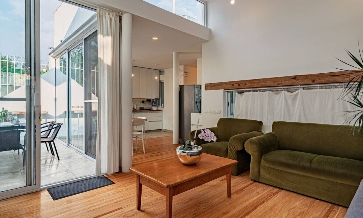 Hipodromo Condesa House | Spacious Home with Terrace & Vibrant Neighborhood