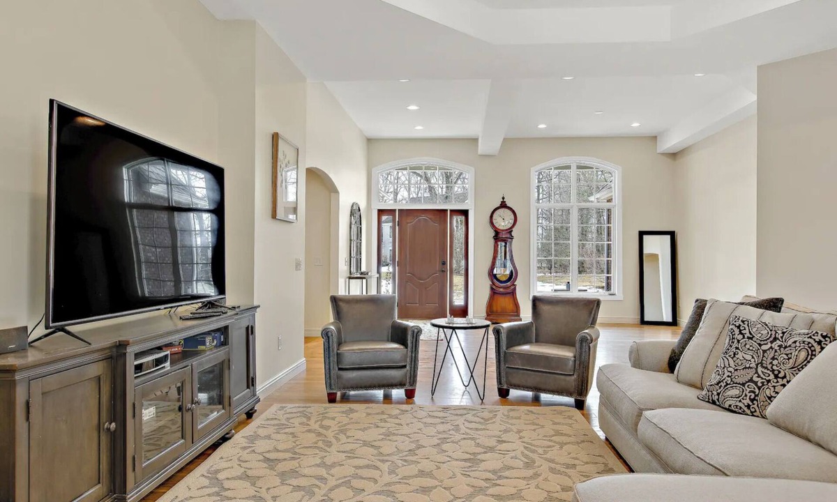 Schenectady House | Spacious Open Concept City Oasis with Pool