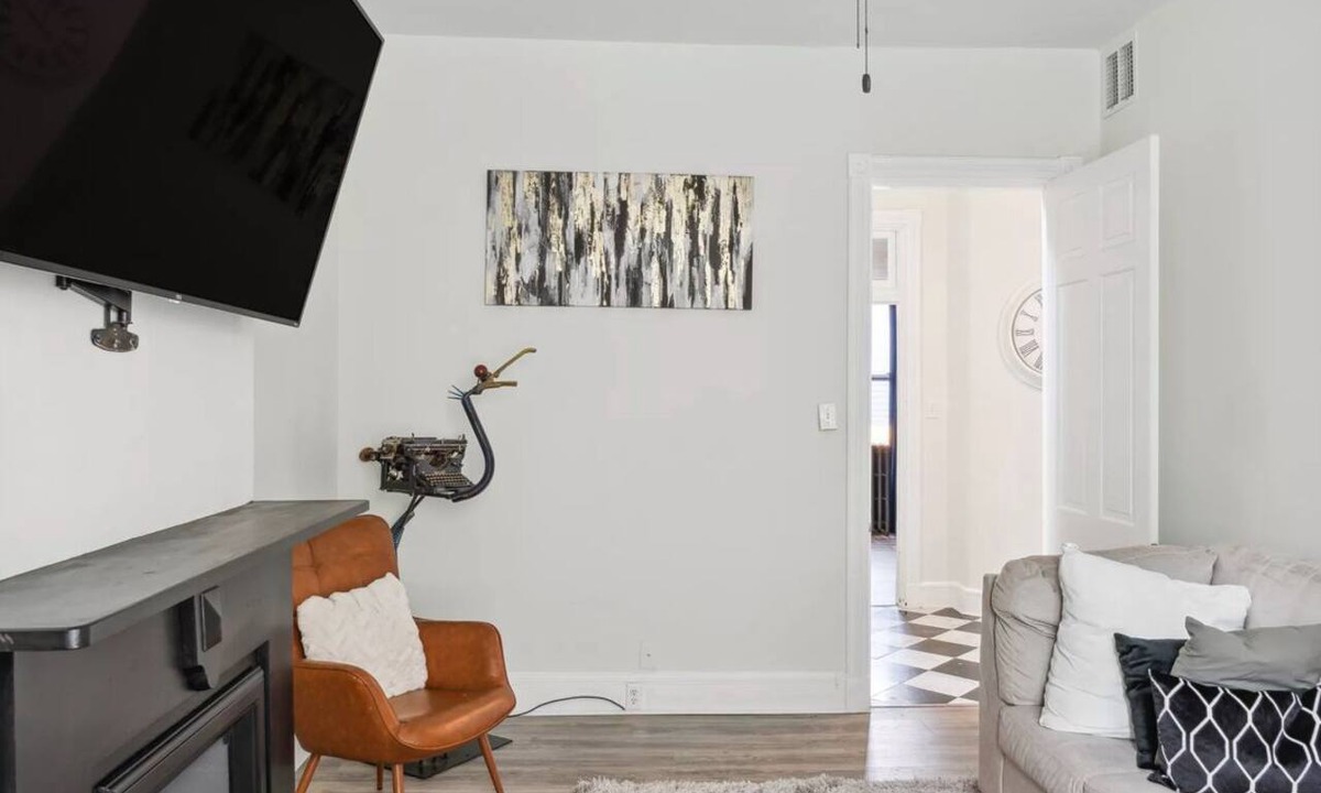 Covington House | Spacious three floor home, walking distance from the Bengals stadium.