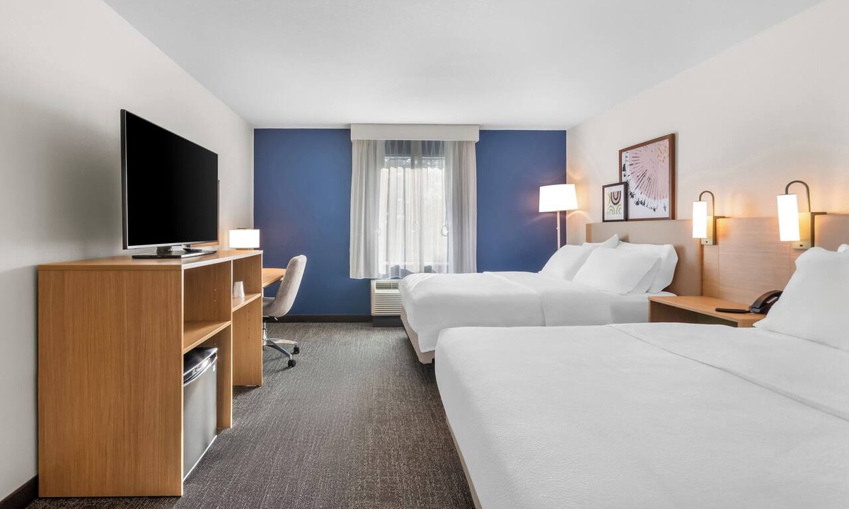 Dothan Hotel | Spark by Hilton Dothan
