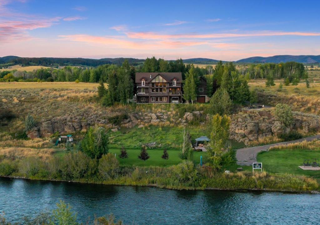 Ashton House | Stonefly Lodge - Riverfront Luxury, Sleeps 30, Hot Tub, Game Rooms
