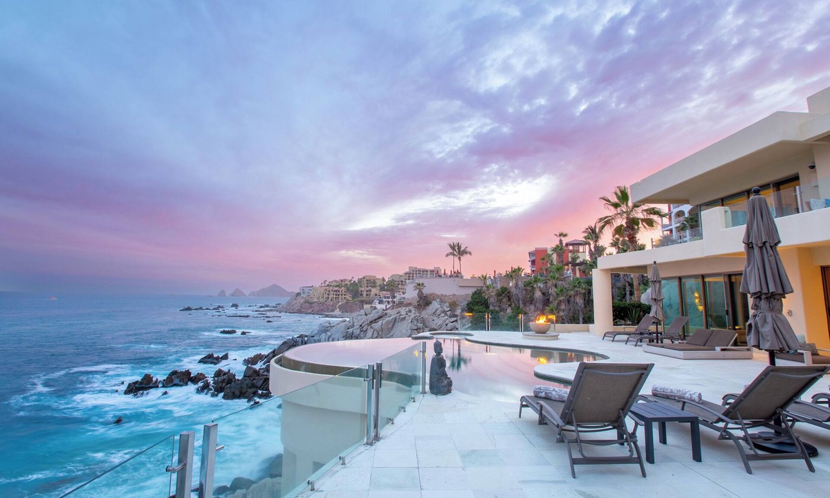 Los Pescadores Villa | Stunning Oceanfront Villa - Sunrise & Sunset Views of Land's End Arch