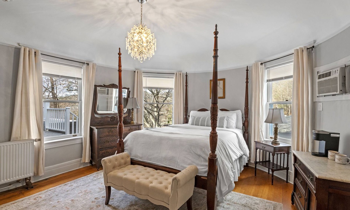 Springfield Hotel | The Hartness House
