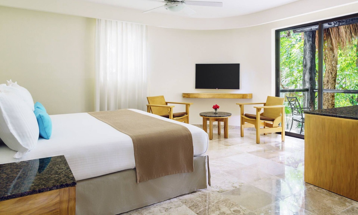 Playacar Resort | The Reef Playacar Beach Resort & Spa