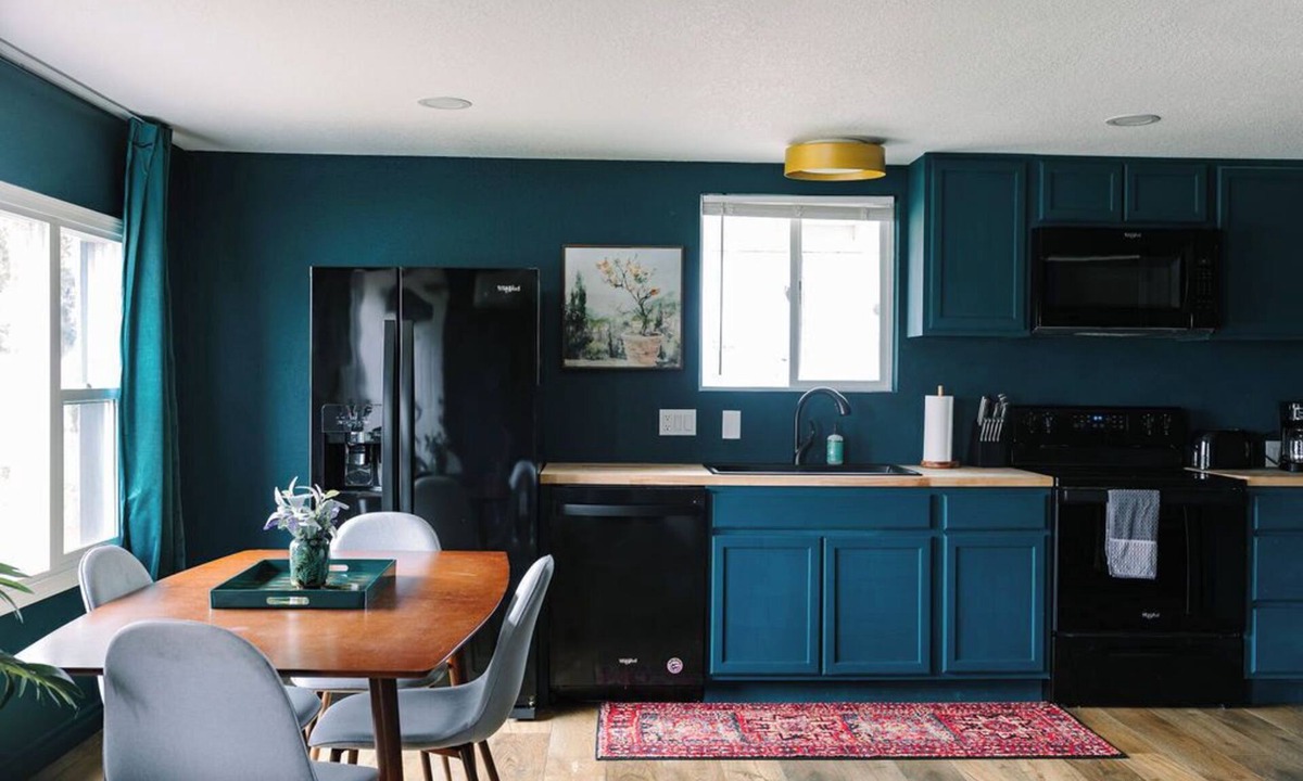 Kennewick House | The Study - An Ode to Literature - 1 bedroom beautiful home