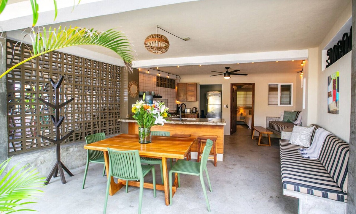 North End Villa | Tocayo Playa, 1bd · Enjoy Beach & Surf steps from Modern 1BR, sleeps 4