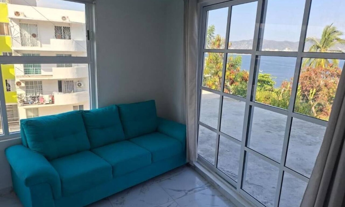 Caleta Hotel | Tonys Place