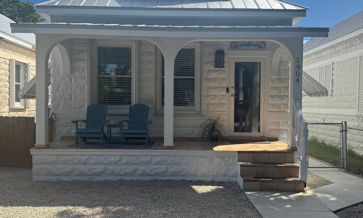 New Town House | Turtle's Nest, 3 BR+3BA, dog friendly, Conch Cottage in Midtown Key West