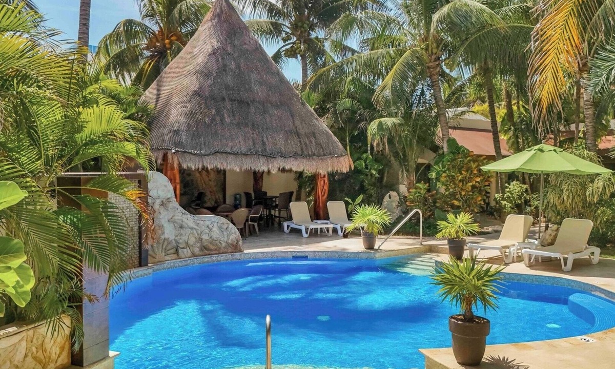 Colonia Salina Chica Apartment | Villa #3 - Isla Retreats | Tropical Gardens + Pool