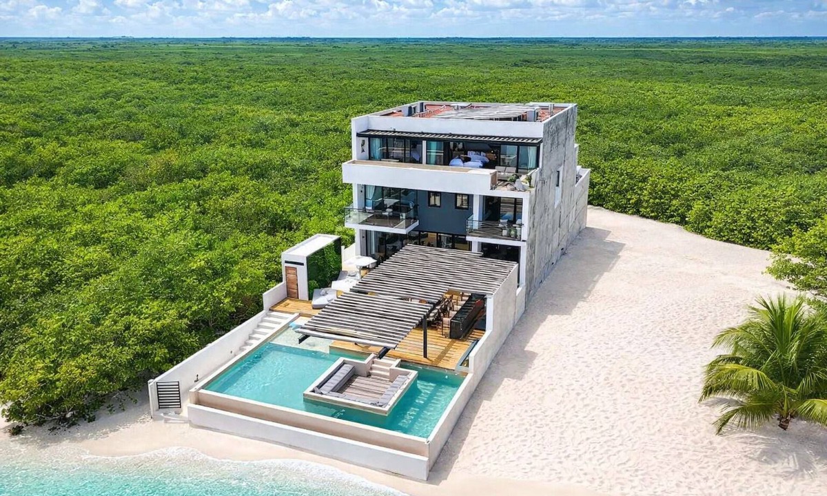 Puerto Morelos Villa | Villa Tiburón Luxury Beach Front Oasis 7/BR