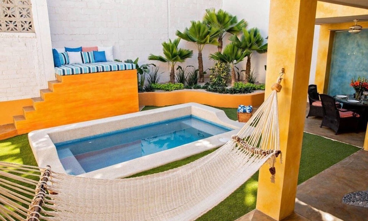 La Paz House | Walk to malecón, private Pool and Garden