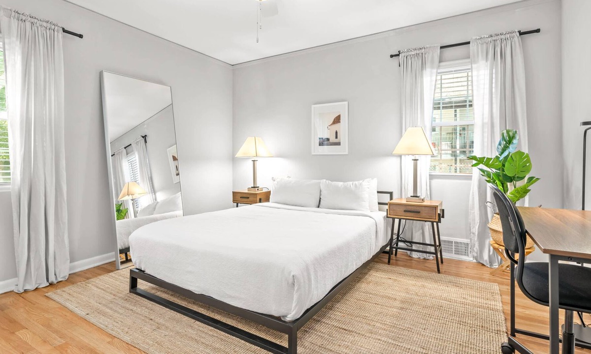 Virginia Highland Apartment | West Home- Cozy Apartment in Virginia Highlands