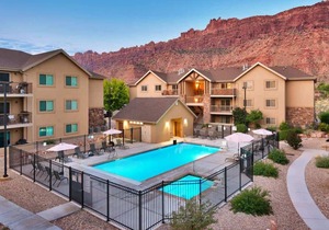 6D Moab RedCliff Condo Pet Friendly Pool and Hot Tub in Moab