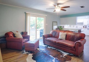 Beautiful downtown 3bed/2bath house w/ fenced yard in Austin