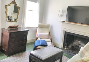 Charming & Spacious Historic Home In Sconset! Big yard in Siasconset