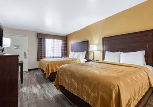 Quality Inn & Suites near Downtown Mesa in Reed Park Neighborhood