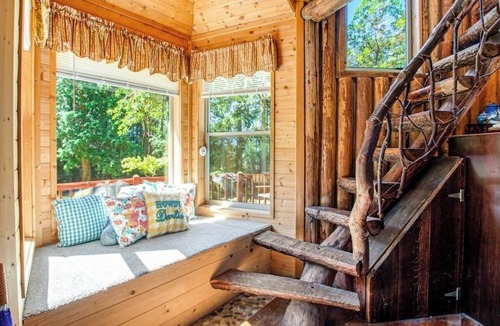 Sequim Cabin | 1BR Dog Friendly | WoodStove | Deck | Firepit