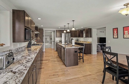 Hart House | 2 Bedroom, 2.5 Bath Home, Sleeps 6.