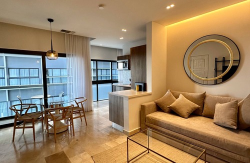 Tohoku Apartment | 2 Bedrooms Breathtaking Sea View! - 1 Minute Walk From the Beach and the 5th Av