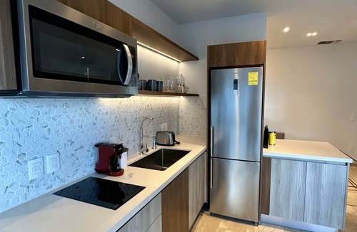 Tohoku Apartment | 2 Bedrooms Breathtaking Sea View! - 1 Minute Walk From the Beach and the 5th Av