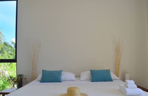 Miramar House | 2 King Bedrooms Beachfront Bliss / Casa Chaká