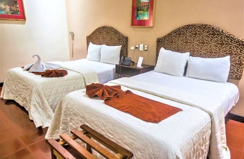 Centro Hotel | 3 Units Double Beds | Pool | Centro Mérida Near Parque Santa Lucia