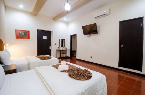 Centro Hotel | 3 Units Double Beds | Pool | Centro Mérida Near Parque Santa Lucia