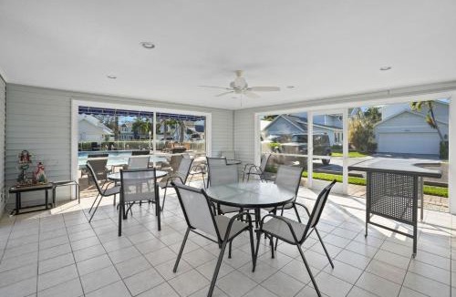 Coachman Glen House | 3BR Getaway Pool Access Screened Lanai