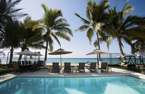Colonia 5 de Diciembre House | 4 Bedroom Luxury Beach House Fully Staffed w/Pool & Jacuzzi walk to Boardwalk
