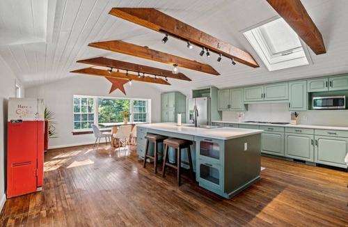 Newtown Square Apartment | 4 BR Suburban Escape - Pool, Tennis, Trails, Gym