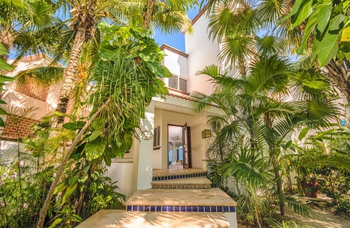 Akumal Villa | 465 m² Villa ∙ 5 bedrooms ∙ 10 guests
