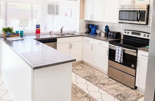 Bradenton House | 4BR Private Pool Home Near Anna Maria Island - Sleeps 8
